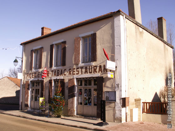 Caf�-restaurant de Seuillet.